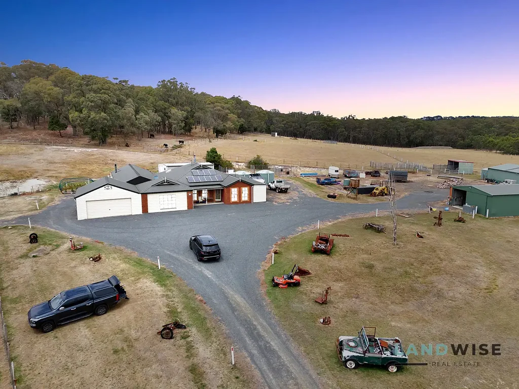 Gordon Stunning Retreat in Gordon!!