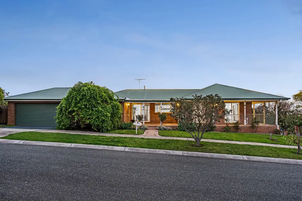 1 Cunneen Crescent, Berwick, VIC 3806