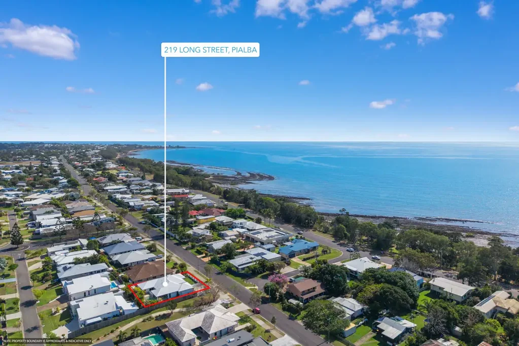 Pialba 4غرفة نوم Seaside Sophistication Just Steps from the Esplanade