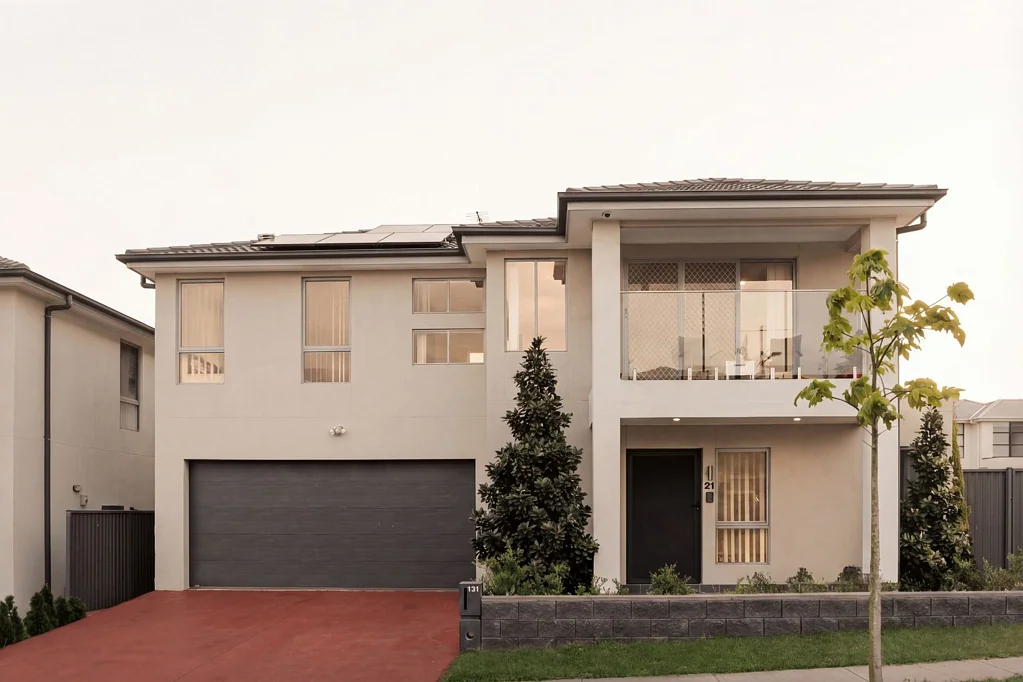 Modern Family Living in Prime The Ponds Location