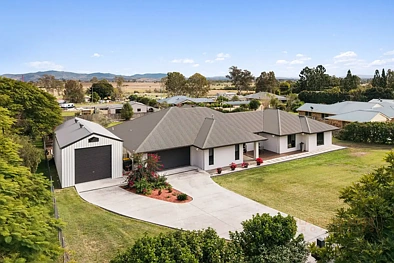 Beaudesert 4 Bedroom Stunning Family Living with Panoramic Mountain Views