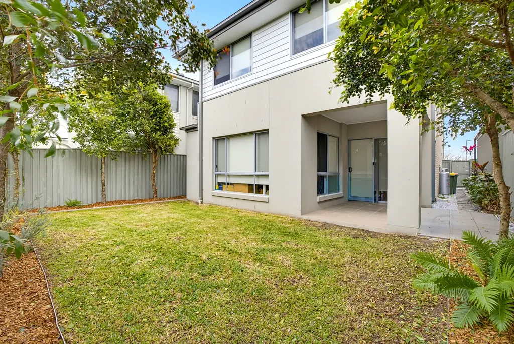 Palmview 4Zimmer No Rear Neighbours. No Roads to Cross - Just Parkland - Vacant 4-Bedroom Family Home in Harmony