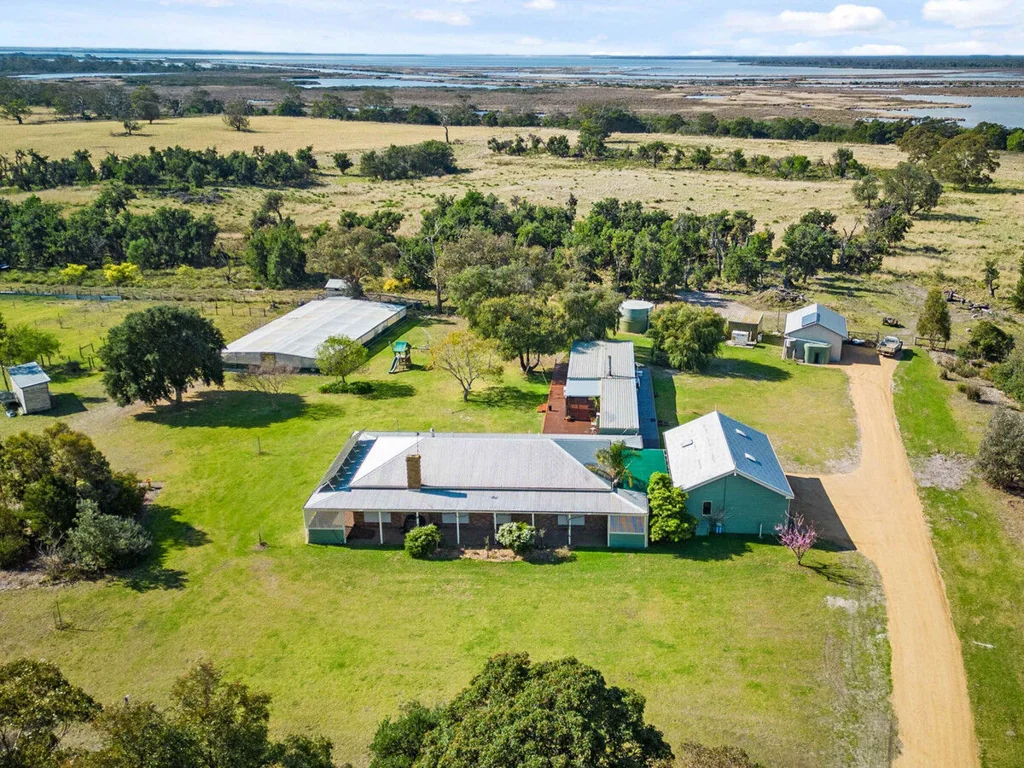 Meerlieu  WOODFIELD ESTATE - Your Serene Homestead Farm