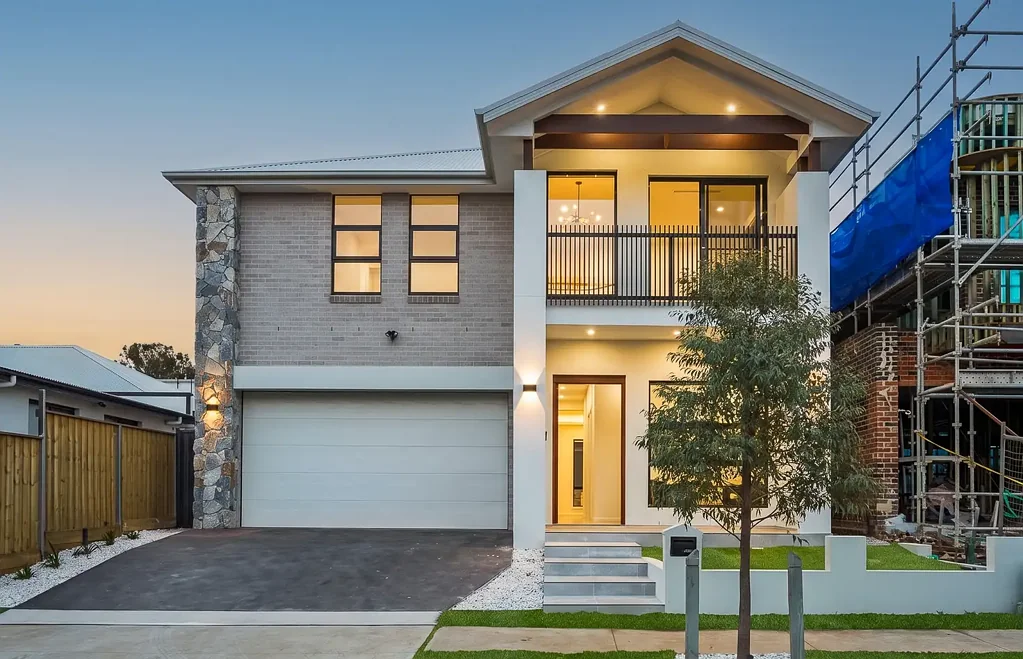 Oran Park 5Moenga Contemporary Family Luxury with Space to Entertain