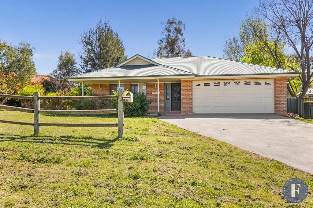 Cootamundra 4房  Spacious Family Home With Entertaining Appeal