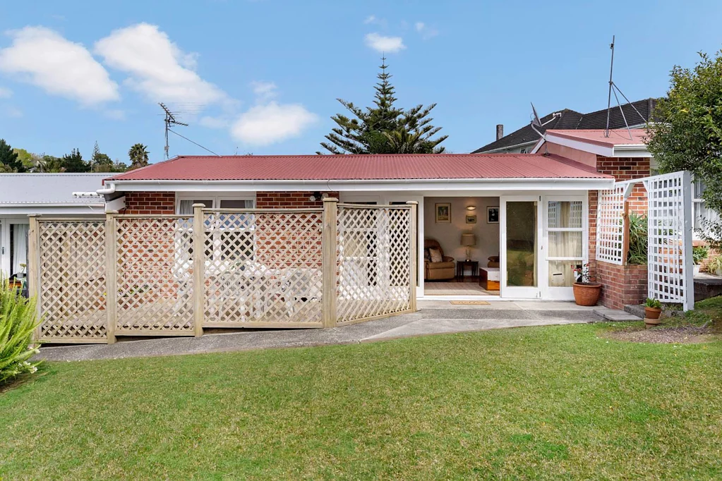 2/19 Montana Avenue, Murrays Bay, North Shore City, Auckland
