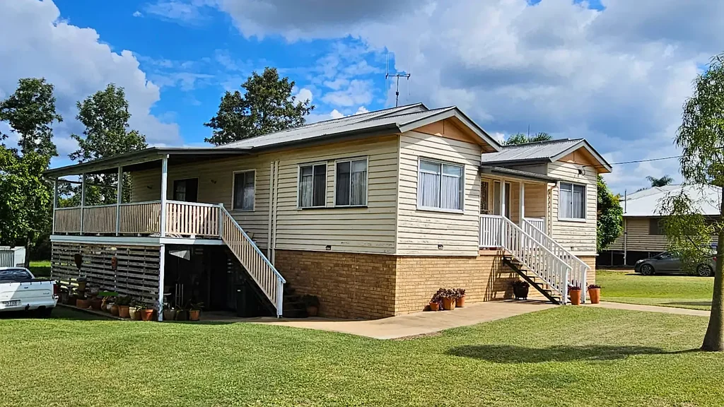 Gayndah 4 Bedroom Charming High-Set Home with Dual-Living or Home Business Potential