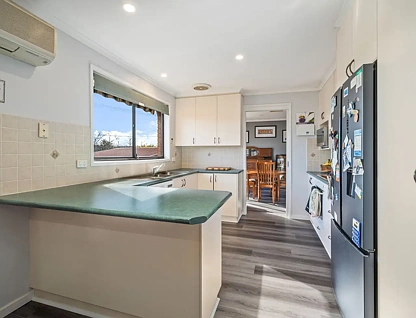 19 Bandulla Street, Isabella Plains, Tuggeranong District, 4 غرف, 2 حمامات, House