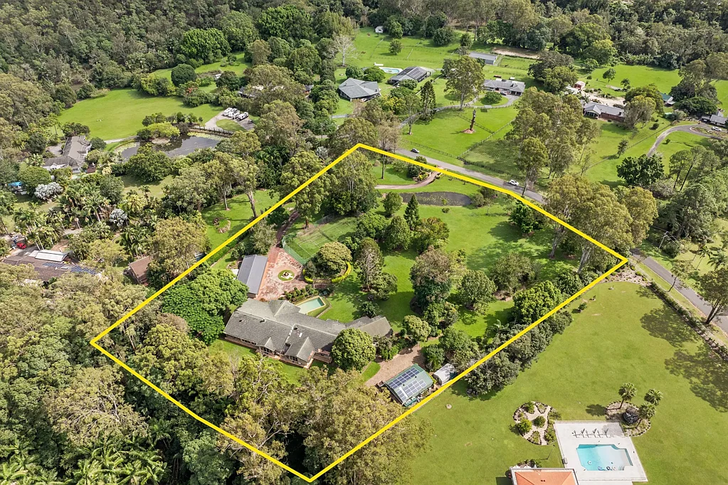 Gilston 6 Bedroom Irreplaceable Gold Coast Acreage Paradise - Extremely Tightly Held Street - Owners Committed to Selling!