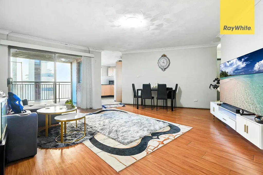 Parramatta 2 Bedroom APARTMENT IN A SUPERB LOCATION, APPROX 113m2 IN TOTAL