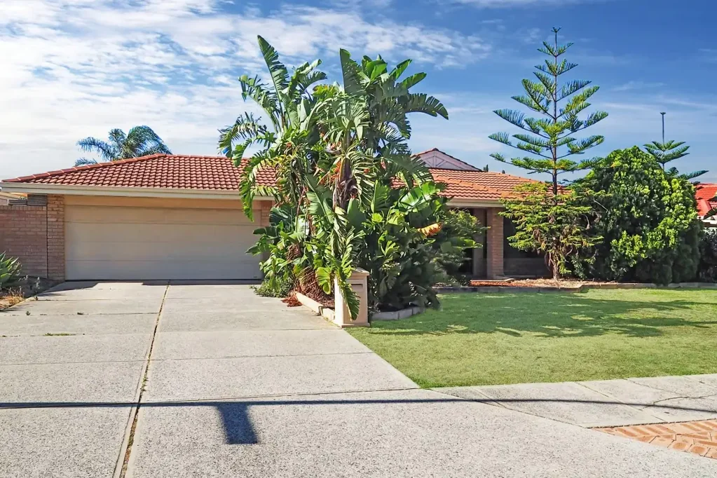 Beautiful 4x2 Family Home with Pool
