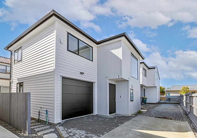 10E Pax Avenue, Forrest Hill, North Shore City