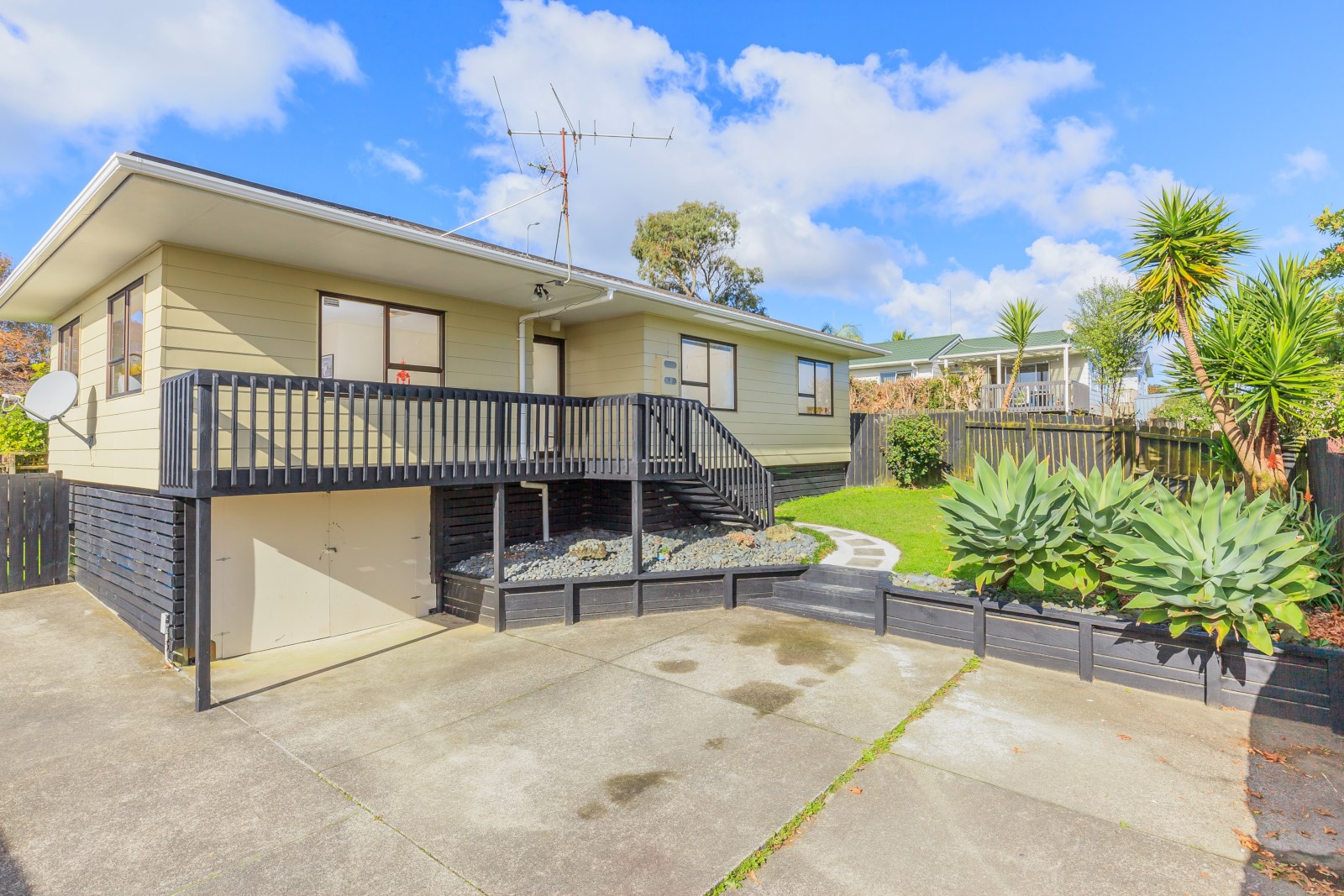 1/16 Caribbean Drive, Unsworth Heights, Auckland - North Shore, 3 phòng ngủ, 1 phòng tắm