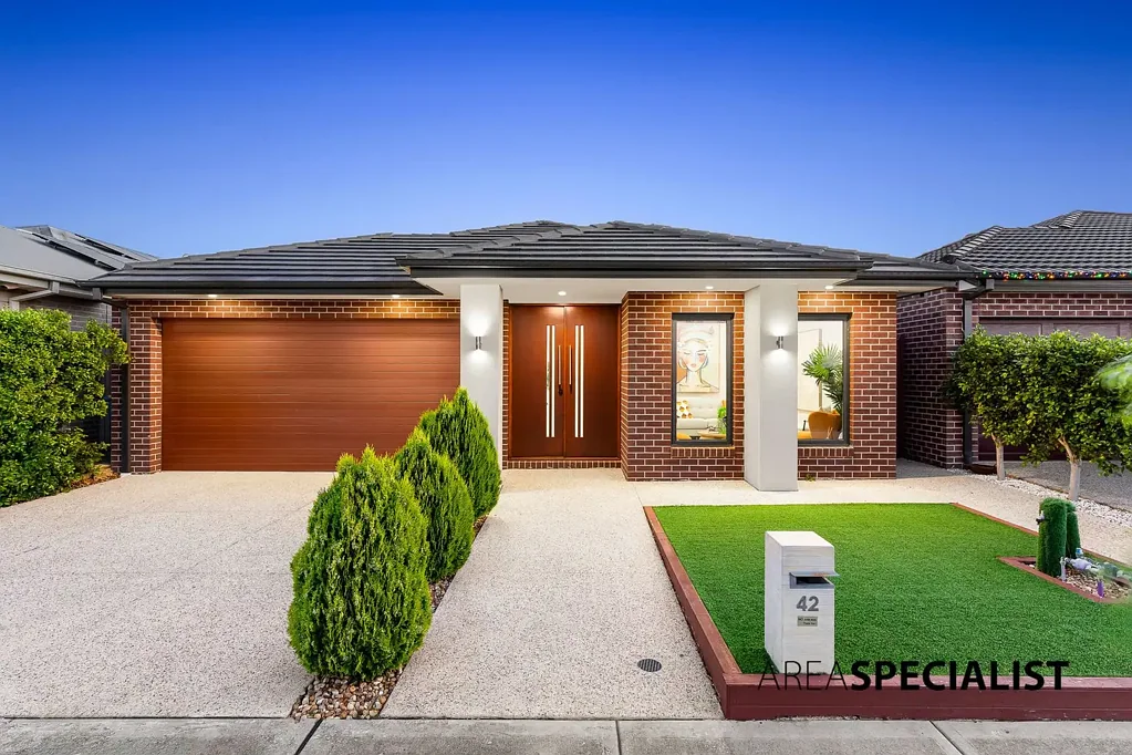 42 Australorp Drive, Clyde North, VIC 3978