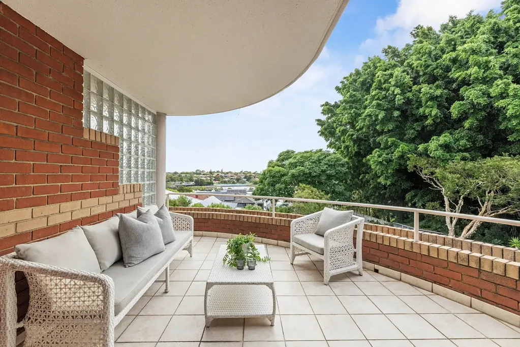 Lilyfield 2 Bedroom Peaceful Water Views in a Prime Lilyfield Location