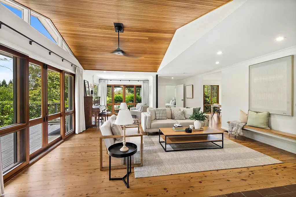 Bowral 4कमरा Sunlit Living in a Peaceful Mount Gibraltar Setting