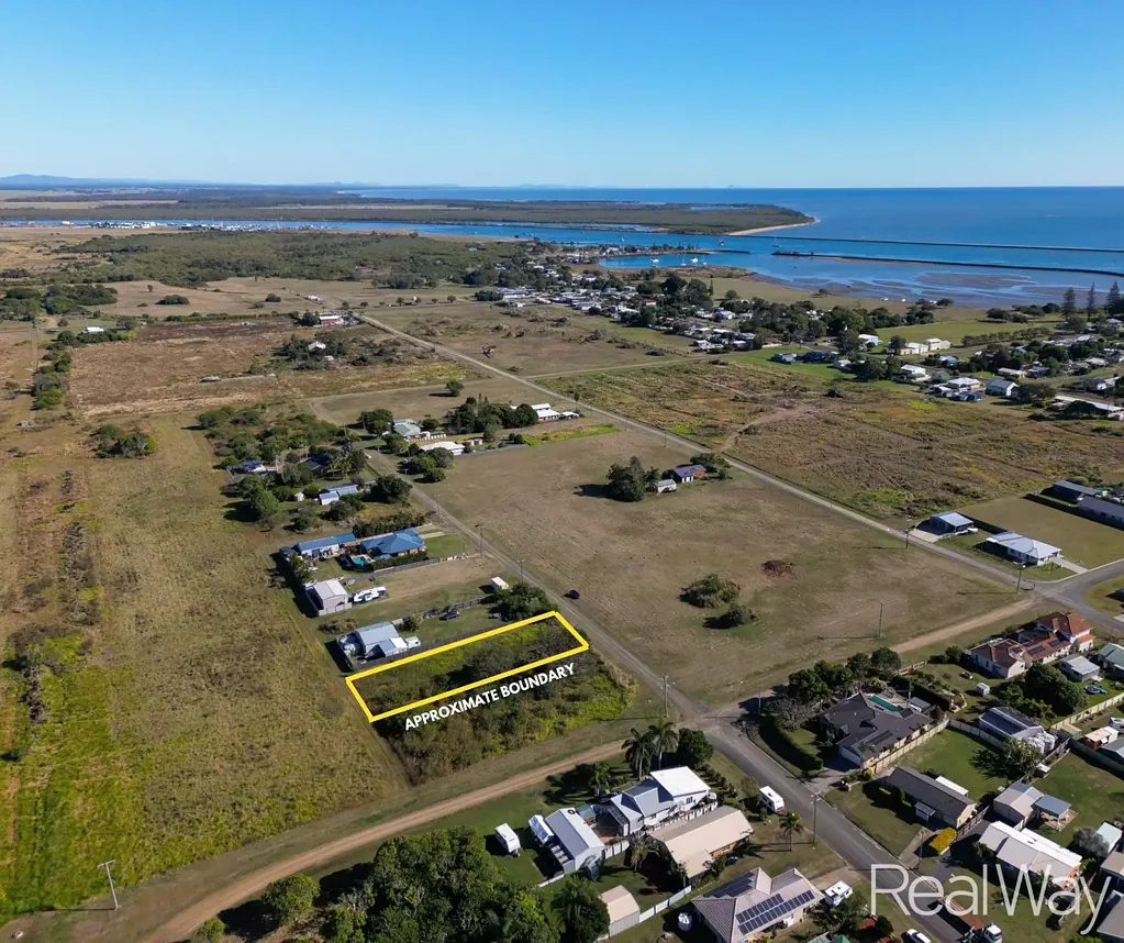 Burnett Heads 956 sqm block just a walk to the Ocean at Burnett Heads!