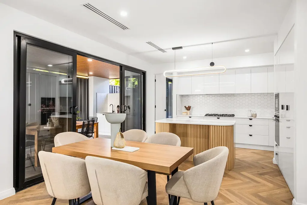 Magill 4部屋 A Statement Home of Architectural Elegance & Contemporary Luxury.
