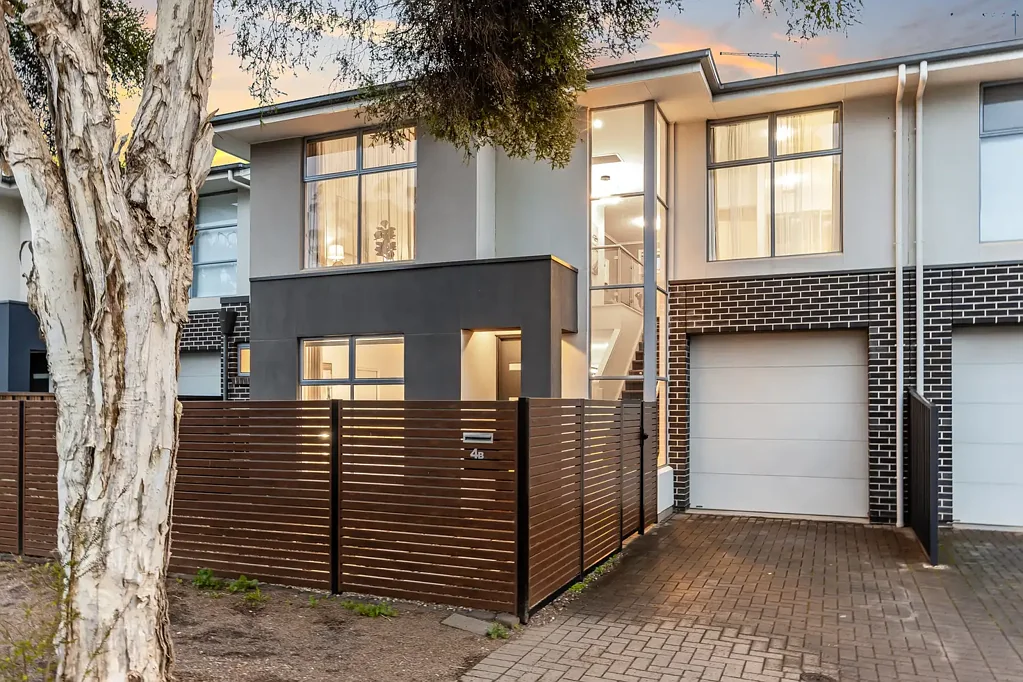 Magill 4બેડરૂમ A modern home that knows how to evolve, right where Magill does its best work…