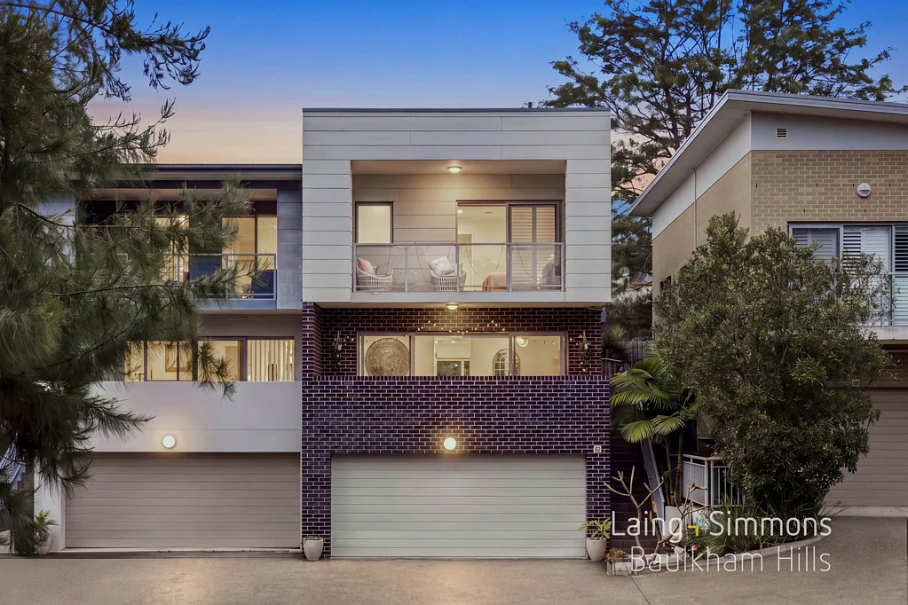Baulkham Hills 3Habitaciones Stylishly Renovated Townhouse with Expansive Outdoor Area! Uninterrupted Reserve Views