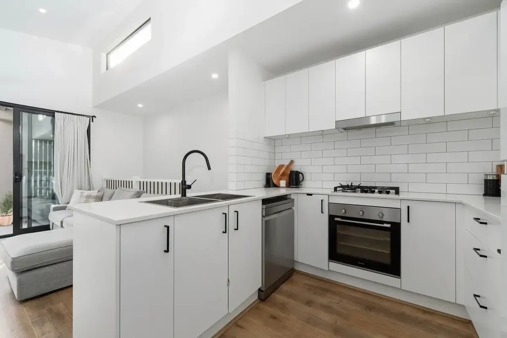 20F Russell Street, Cranbourne, VIC 3977