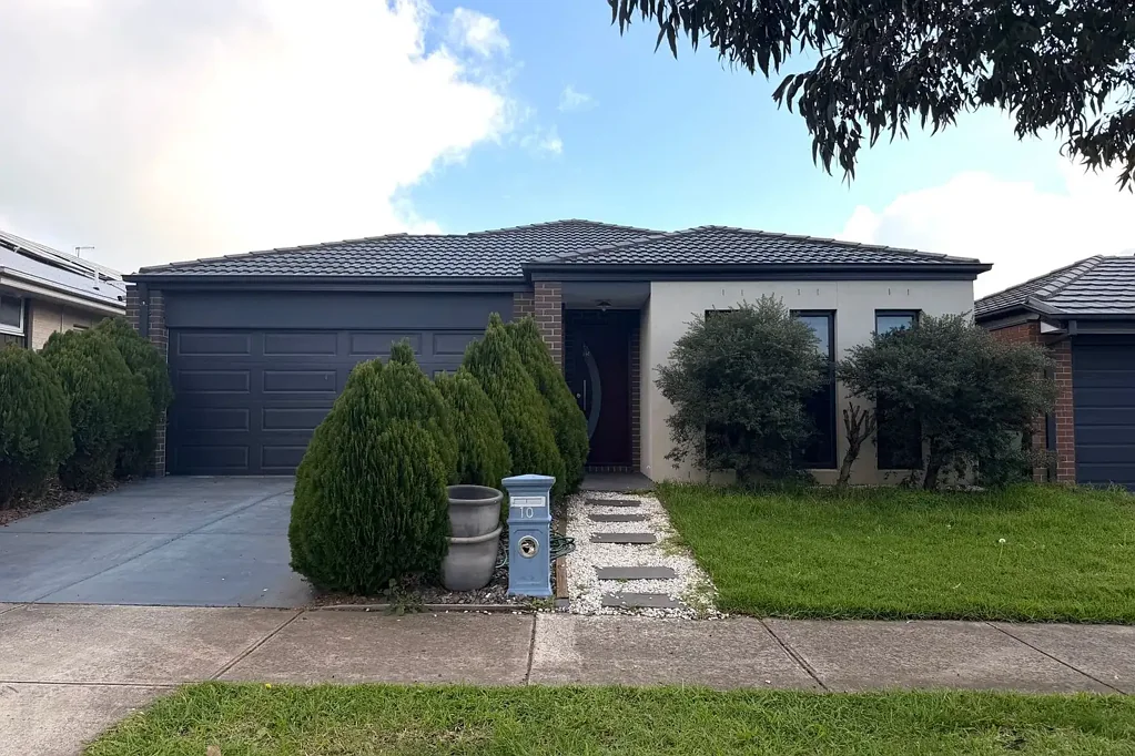 SPACIOUS 4 BEDROOM + STUDY FAMILY HOME IN SOUGHT-AFTER CRANB