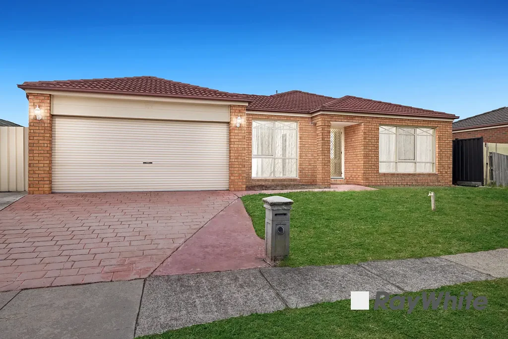 Narre Warren South 5غرفة نوم SPACIOUS FAMILY HOME WITH TWO DRIVE WAYS AND IN A PRIME LOCATION!