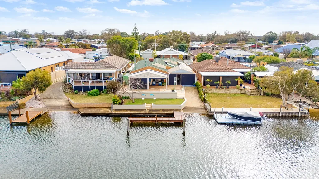 South Yunderup 3 Slaapkamer Canal Lifestyle Perfected