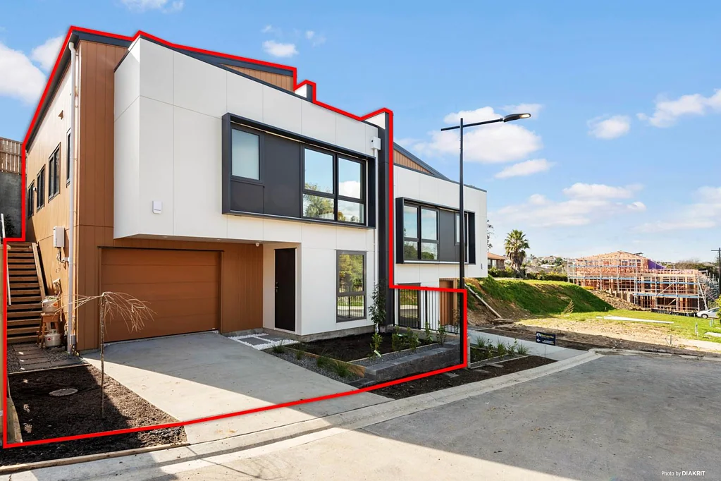 Remuera 4Moenga REMUERA – Brand New & Freehold - Family Living