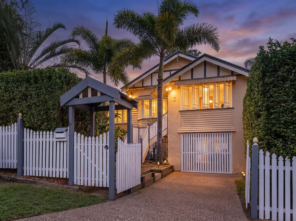 Camp Hill 4ห้องนอน Exceptional Value | Beautiful four-bedroom Queenslander, all on one level