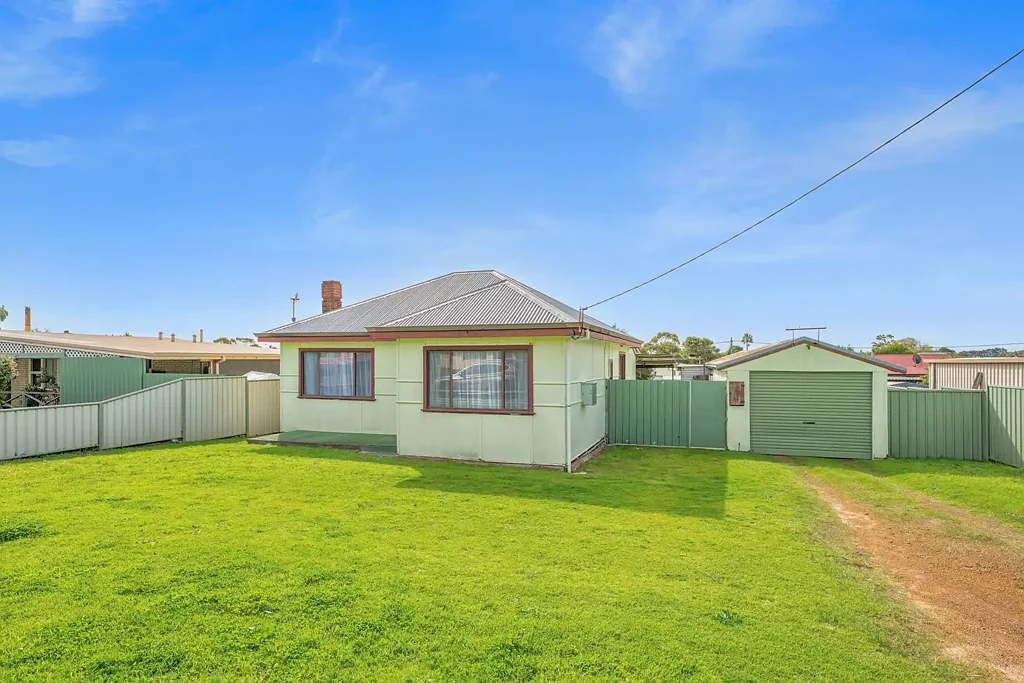 36 Minor Road, Orana, WA 6330