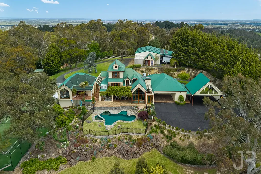 Beaconsfield 5कमरा ‘Yaruga’ – A Landmark Lifestyle Estate with Breathtaking Countryside Views