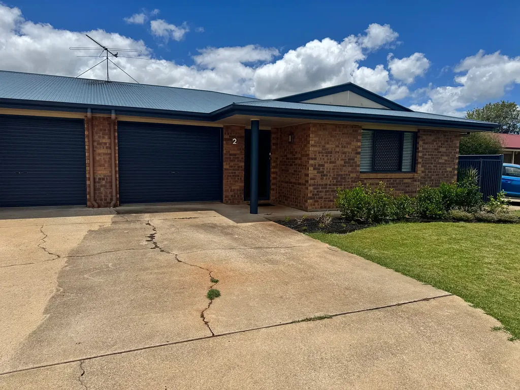 2/10 Summers Court, Kingaroy, QLD 4610