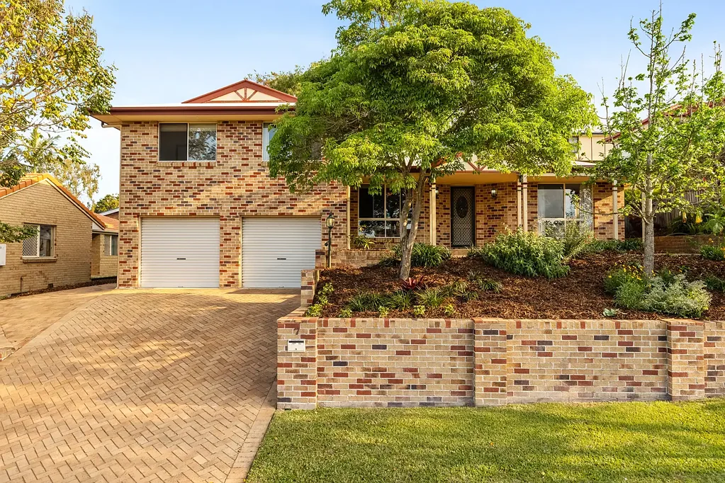 7 Marianna Street, Mansfield, QLD 4122