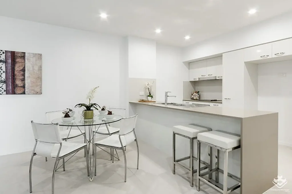 Quiet unit Away from the main road with pool view - Rent will increase to $660pw after 2 months