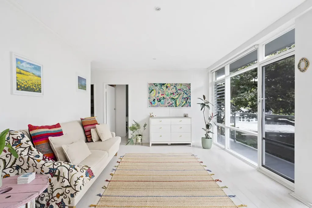 Queenscliff 2Zimmer Lifestyle apartment in convenient location with lock-up garage