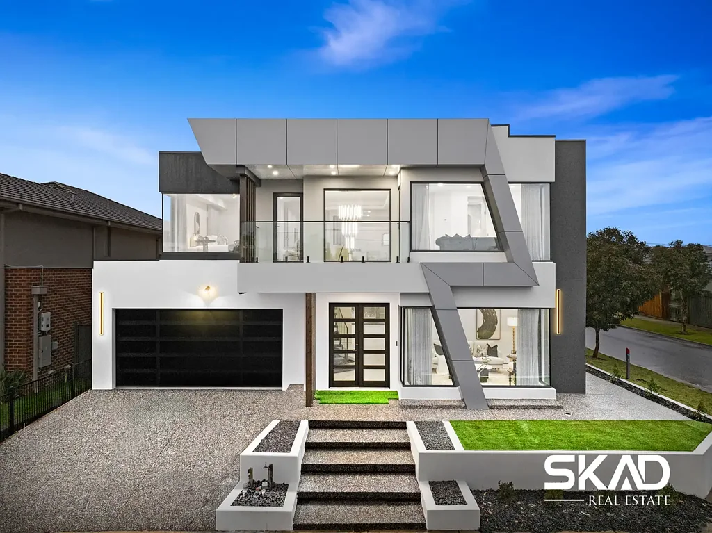 Wollert 5 Bedroom Grand Luxury Living | 5 Master Suites | Heated Pool & Outdoor BBQ - Premium Wollert Location