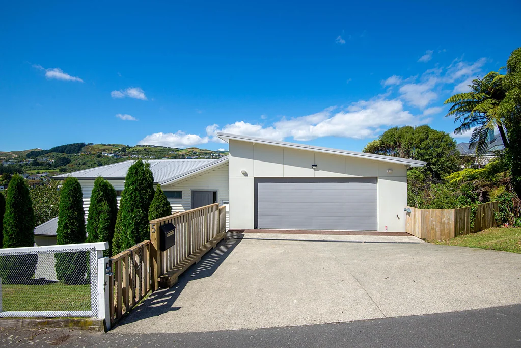 5 Hampton Hill Road, Tawa, Wellington