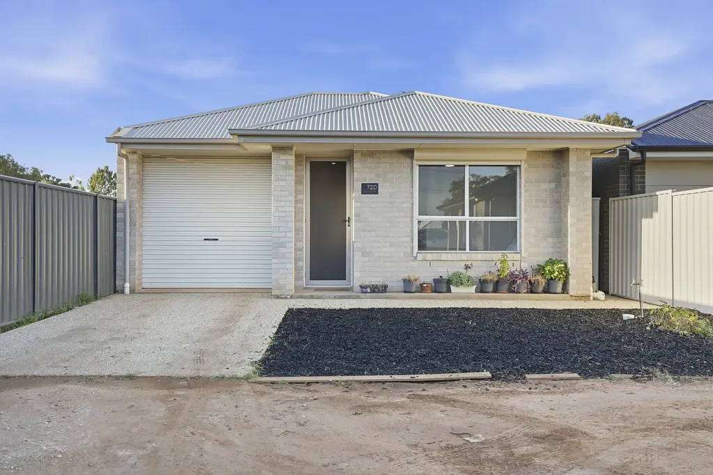 Munno Para West 3ਬੈੱਡਰੂਮ Low Maintenance Living!