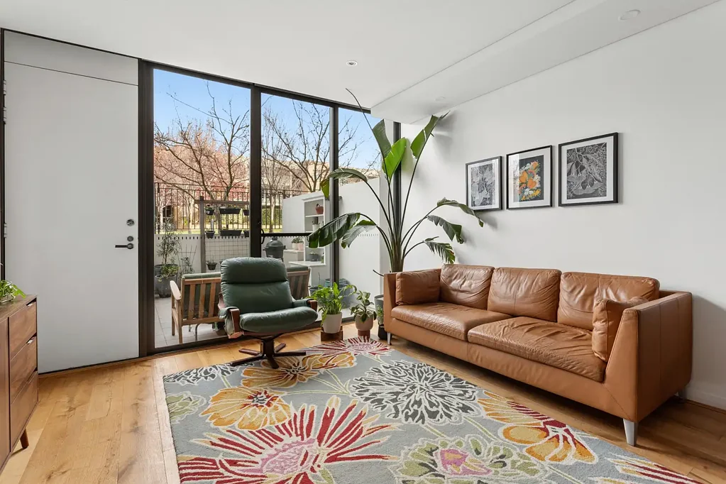 Kingston 1ห้องนอน Apartment Living with a Townhouse Feel