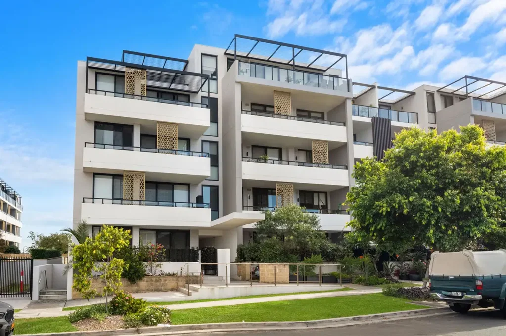 THIRD FLOOR UNIT WITH FULL LENGTH BALCONY!!