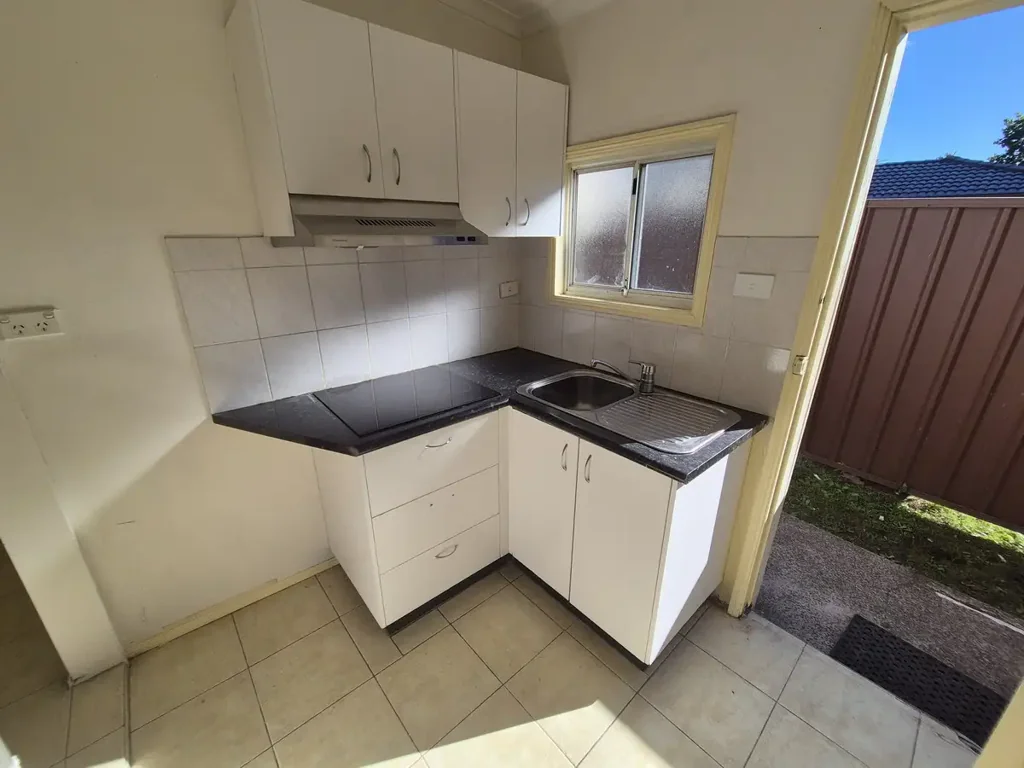 Granny Flat With Private Backyard & Close To Train Station!