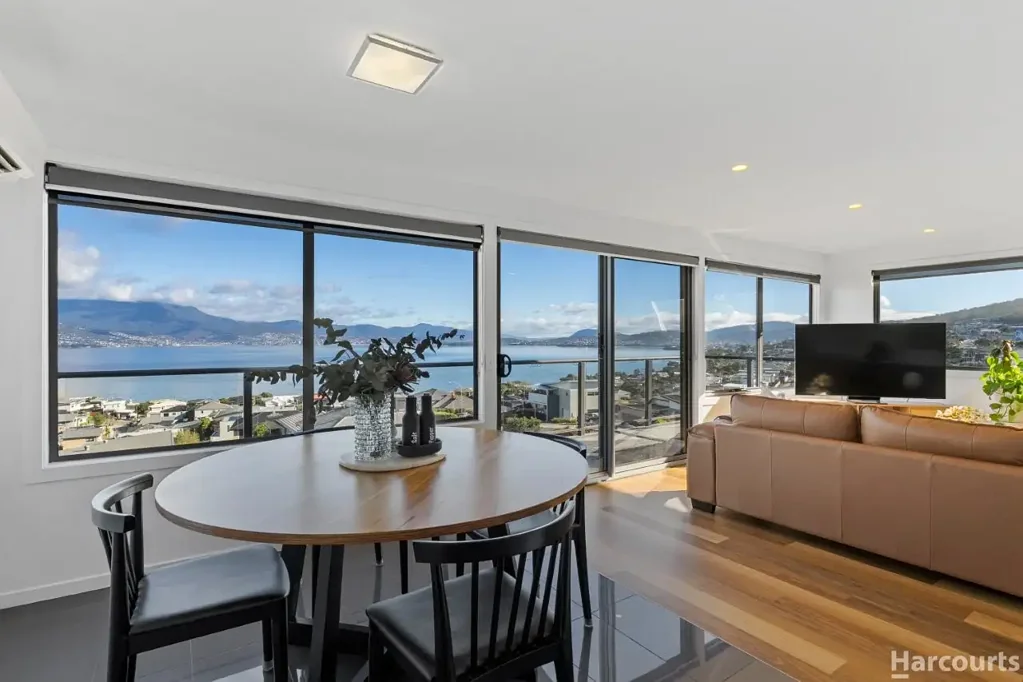 Tranmere 3कमरा Fresh, Modern Living with a View to Impress