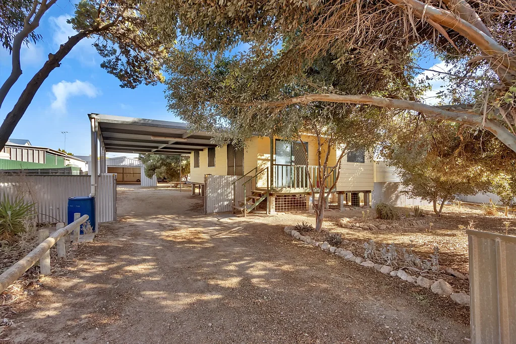 3 Sandpiper Drive, Thompson Beach, SA 5501