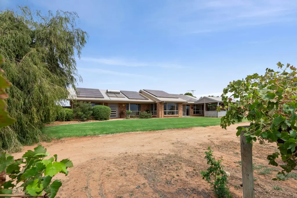 Barmera 3chambre A Stunning Retreat with Spectacular Lake Bonney Views.