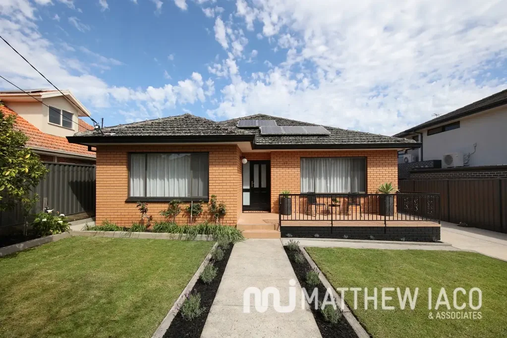 Bentleigh 4બેડરૂમ Step Out of the past into a Big Family Future!
