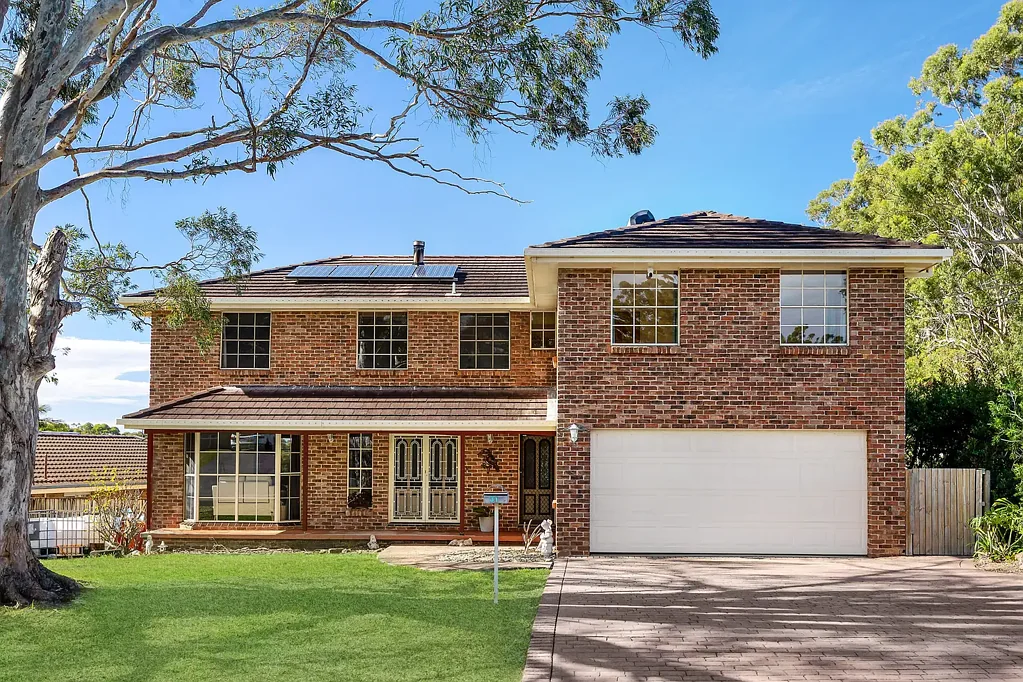 Mollymook Beach 5ਬੈੱਡਰੂਮ Two-Level Family Retreat with Breathtaking Ocean Views