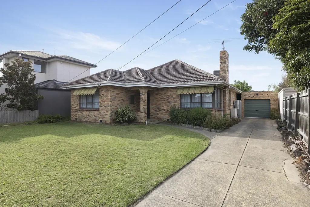 3 Bedroom Family Home with Parkland Views & Two Living Areas