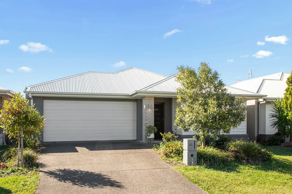 Baringa 4 Bedroom Style, Space & Location – Designed for Modern Coastal Living  61 Wood Crescent, Baringa