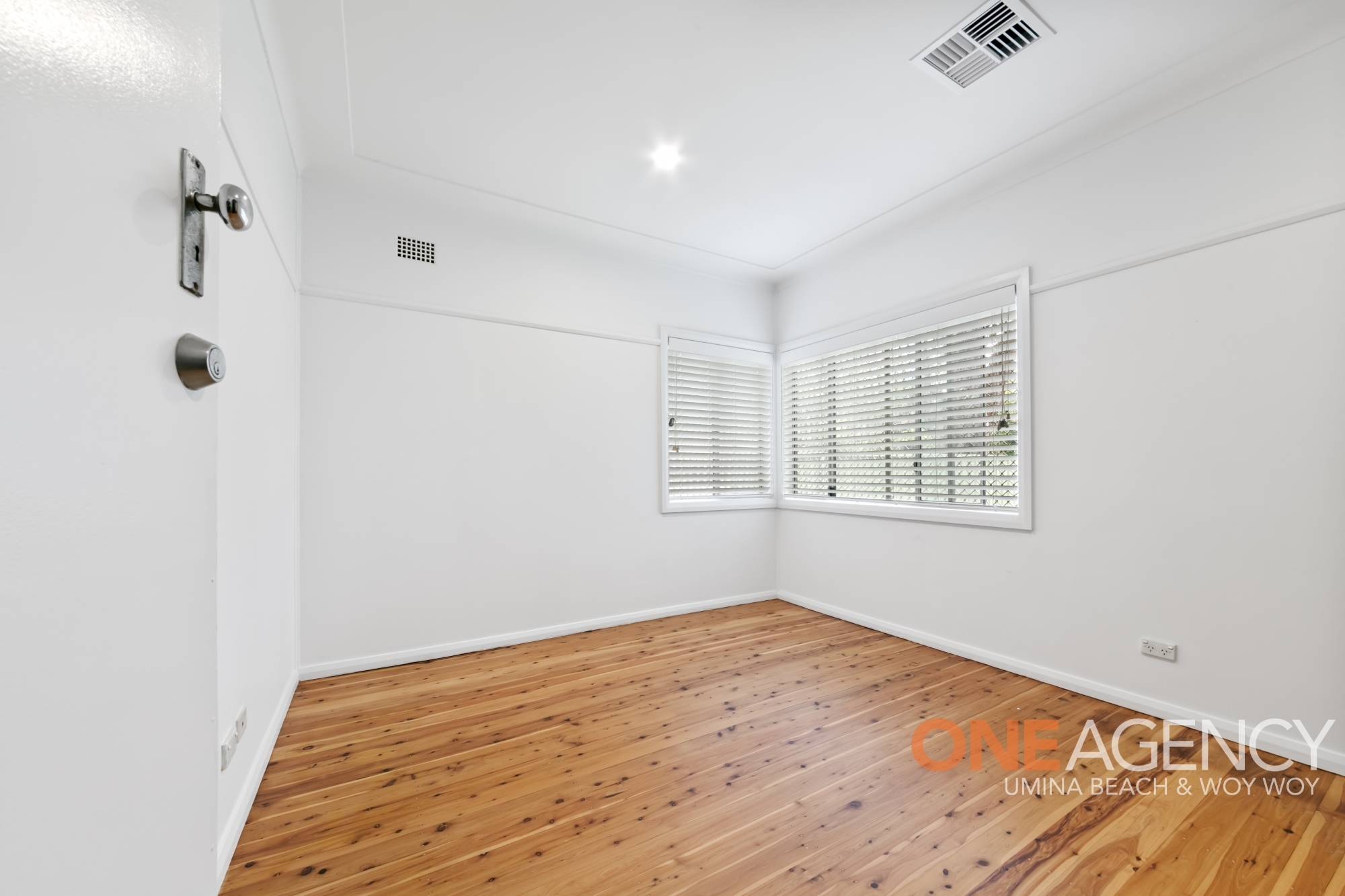 272 RAILWAY ST, WOY WOY NSW 2256, 0房, 0浴, House